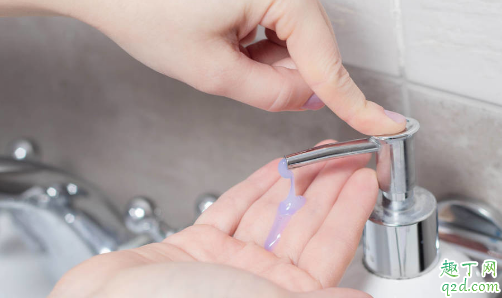 洗手用皂液好还是洗手液好 皂液与洗手液的区别在哪1