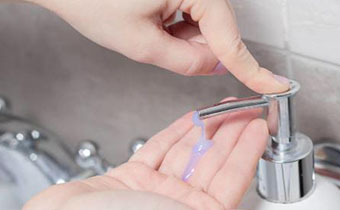 洗手用皂液好还是洗手液好 皂液与洗手液的区别在哪