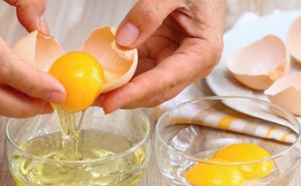 光吃蛋清能变瘦不 减肥期间只吃鸡蛋清可以吗