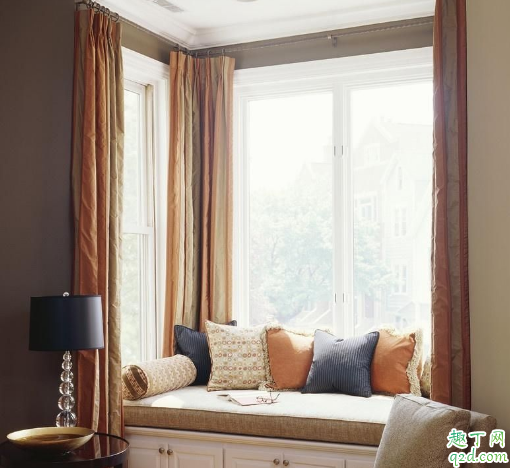 飘窗垫颜色和窗帘颜色一定要相同吗 飘窗垫颜色和窗帘颜色怎么搭配3