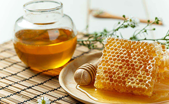 蜂蜜当早餐吃好吗 蜂蜜可以吃很多吗一天