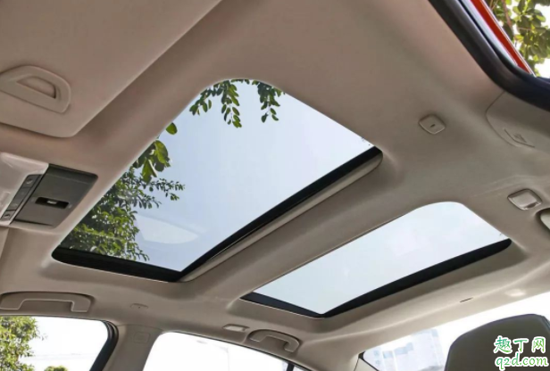 汽车天窗怎么使用 汽车天窗贴膜好不好1