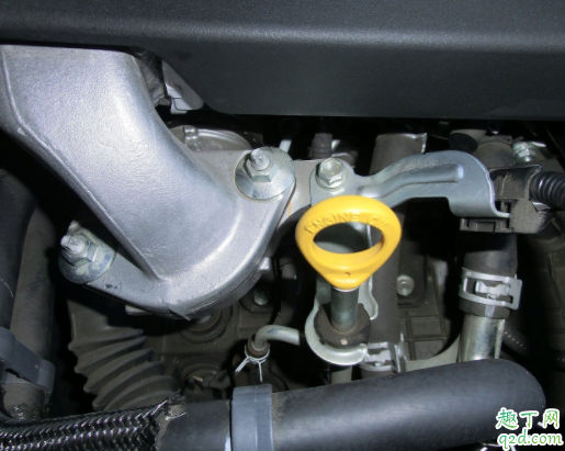 汽车机油为什么用合成机油 发动机换全合成机油前需要清洗么3