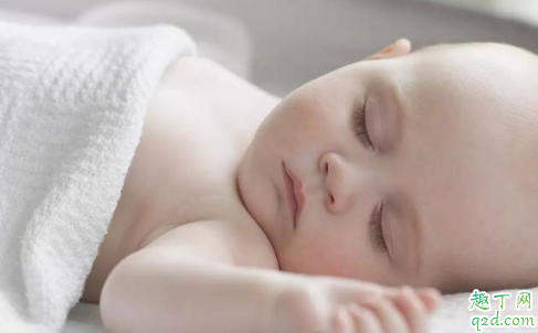 宝宝每天凌晨哼哼唧唧是什么原因 新生儿频繁伸懒腰哼唧怎么办3