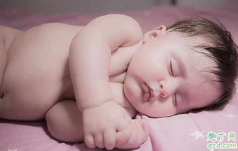 宝宝每天凌晨哼哼唧唧是什么原因 新生儿频繁伸懒腰哼唧怎么办4