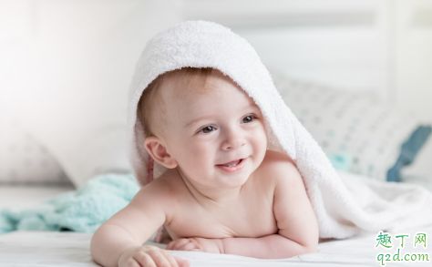 宝宝|二个月的宝宝听力和成年人一样吗 二个月的宝宝听力还在发育吗