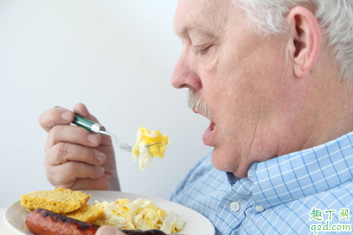 老人吃饭咀嚼无力咽不下去是什么病 老人进食困难怎么办1