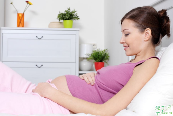 孕晚期走路少会怎么样 孕晚期是不是要少走路2