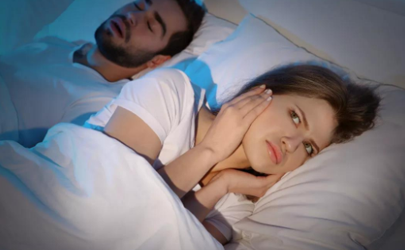 打呼噜有什么好的办法可以控制一下 睡觉会打呼噜是不是病