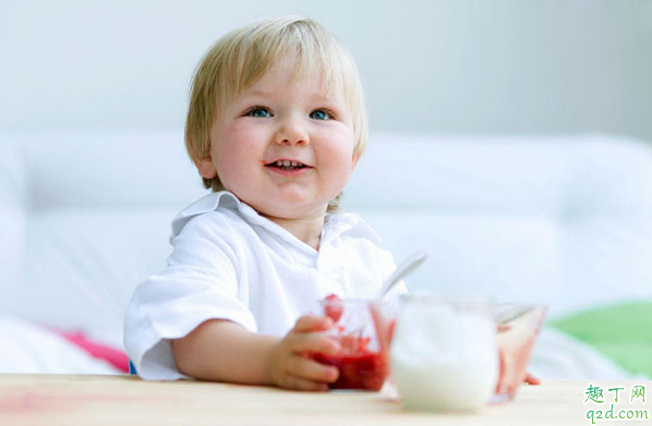 半岁宝宝可以和大人一样吃饭吗 为什么半岁宝宝不能和大人一样吃饭2