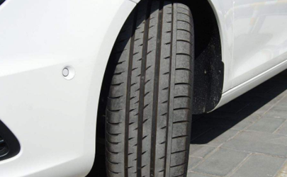汽车轮胎沟槽有什么用 汽车可以换装旧轮胎吗
