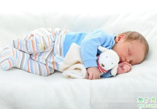 宝宝贪睡正常吗 宝宝贪睡是在长身体吗3