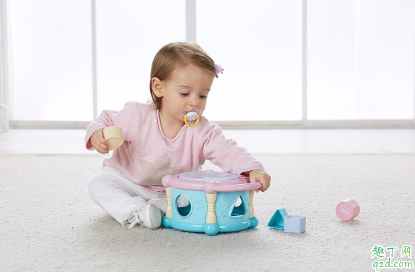 三个月以上的宝宝玩什么玩具好 宝宝三个月了适合玩哪些玩具3