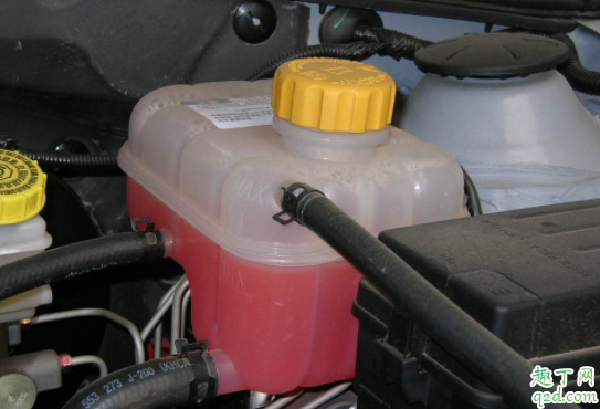 汽车冷却液箱可以加水吗 冷却液没漏也会变少吗2