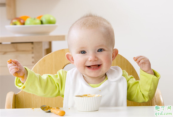 寶寶多大可以吃固體食物 寶寶吃固體食物有什么講究