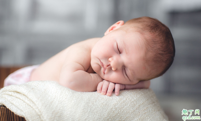 寶寶剛出生多久會睜眼 為什么寶寶一生下來就能睜開眼