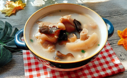 花生猪蹄汤为什么不是奶白色 花生猪蹄汤不浓白是什么原因