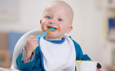 刚满12个月的小孩能吃干饭吗 小孩多大可以吃干饭