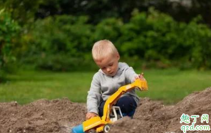 为什么男孩子喜欢挖掘机玩具 为什么女孩子喜欢芭比娃娃玩具 3