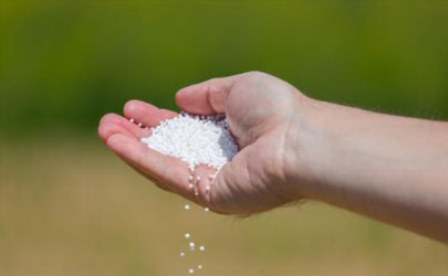 小麦追肥尿素后能浇水吗 小麦追肥尿素后多久溶解