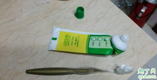 刷了过期的牙膏会怎么样 没开封的牙膏过期了还能用吗4