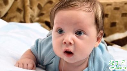 3个月宝宝总爱吐唾沫怎么回事 宝宝吐唾沫是不是肺炎3