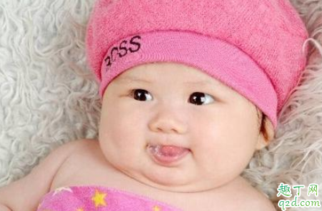 3个月宝宝总爱吐唾沫怎么回事 宝宝吐唾沫是不是肺炎1