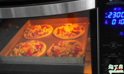 烤箱烤披萨要多少度考多久 披萨饼底在烤箱烤几分钟4
