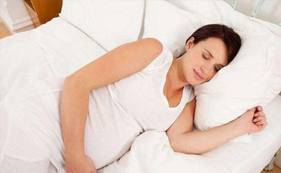 孕晚期一定要左侧睡吗 什么情况不能左侧睡