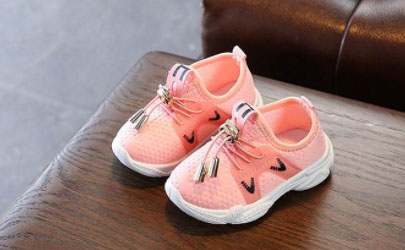 一岁宝宝能穿厚底鞋吗 一岁宝宝适合买什么鞋