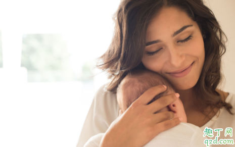 哺乳期恢复例假还能喂奶吗 哺乳期妈妈多久来月经正常 4