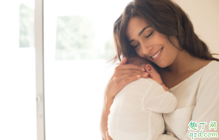 哺乳期恢复例假还能喂奶吗 哺乳期妈妈多久来月经正常 2
