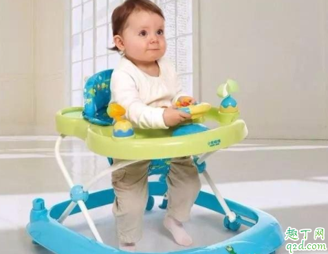 六个月宝宝能用学步车吗 婴儿多大可以坐学步车 2