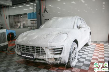汽车店的泡沫伤车漆吗 洗车店的洗车液是什么做的4