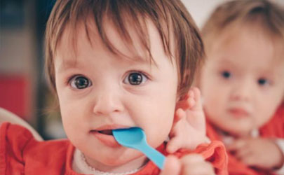八个月宝宝能吃婴幼儿面条吗 八个月宝宝吃人造食品好吗