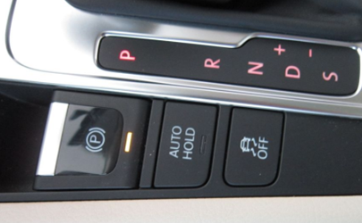 汽车上的hold键有什么用 自动启停和hold功能怎么用