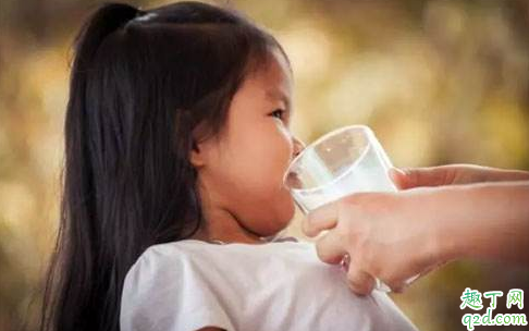 为什么宝宝不爱喝水 如何让宝宝爱上喝水4