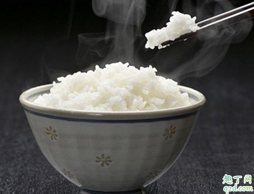 蒸米饭为什么会硬 蒸米饭发硬是怎么回事3