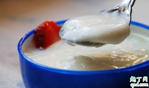 没有发酵菌怎么把纯牛奶变成酸奶？你只需准备这一样3