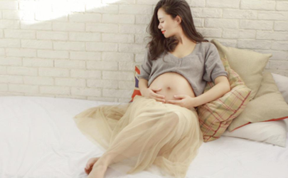 孕晚期肚子鼓起一坨是什么部位