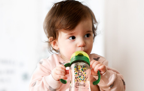 孩子四个月不用母乳喂养好吗？母乳喂养宝宝更健康1