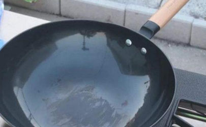 生锈的铁锅能刷干净吗