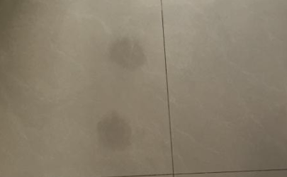 地板砖发黑用什么清洁