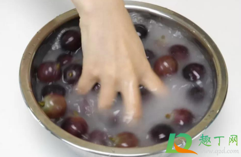过期的面粉可以洗葡萄吗2