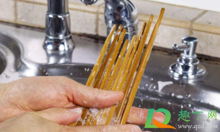 筷子发霉了用开水消毒了还可以用吗4