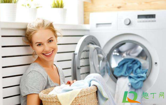 衣服放洗衣机洗裹上很多卫生纸怎么去除 3