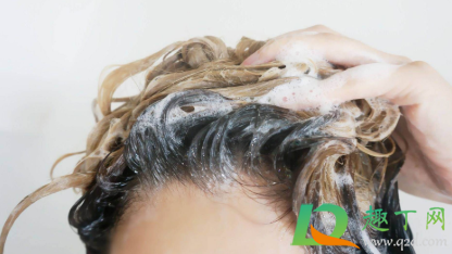 洗头发放盐能防止脱发吗4