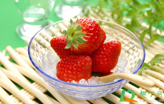 草莓|草莓吃多了尿会变红吗