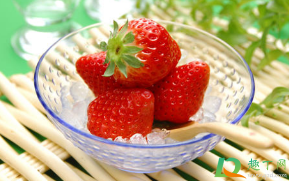 草莓用保鲜膜包着还需要放冰箱里保鲜吗3