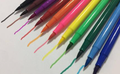 如何洗掉水彩笔的残留颜色